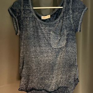 Hollister tee